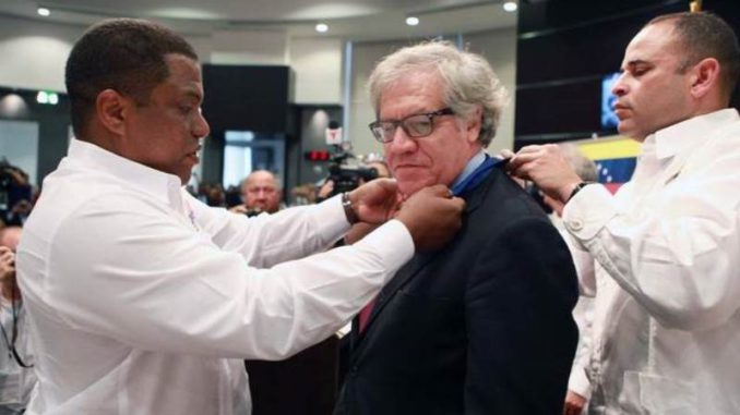 Almagro honrado por exilio cubano