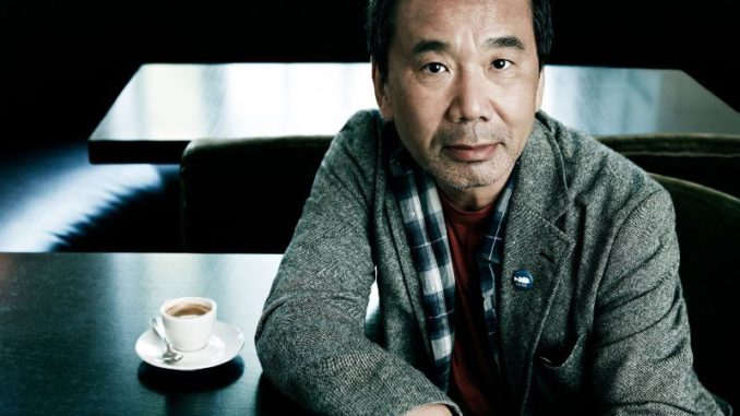 Haruki Murakami de terno