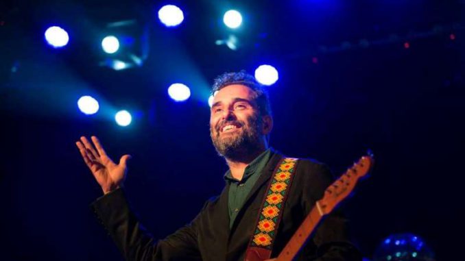 Jorge Drexler piura en acción