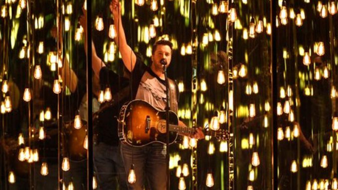 Luke Bryan premios acm