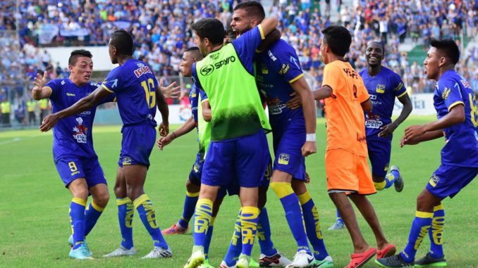 emelec_delfin
