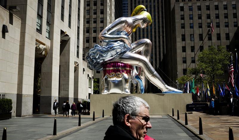Jeff Koons bailarina gigante