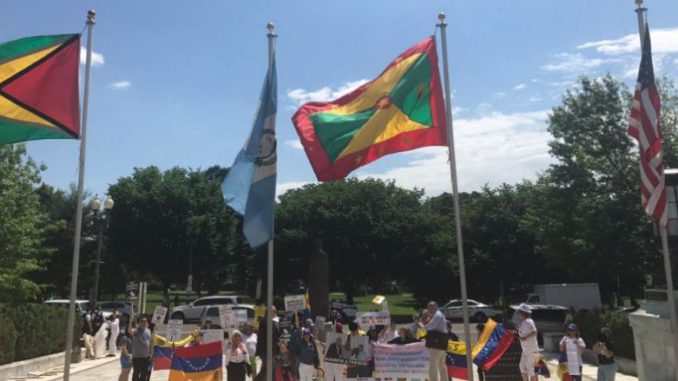 Venezolanos afuera de OEA