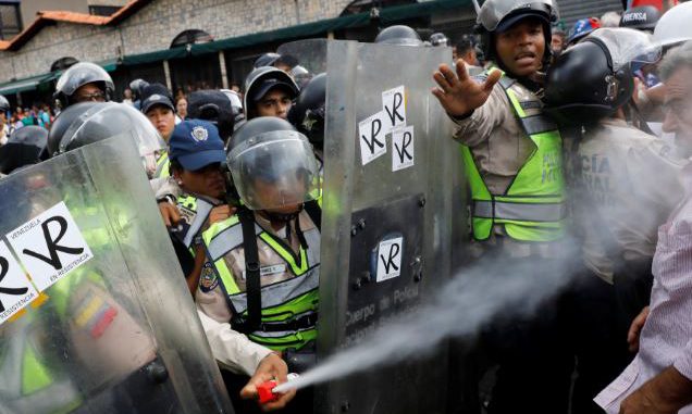 ancianos protestan venezuela