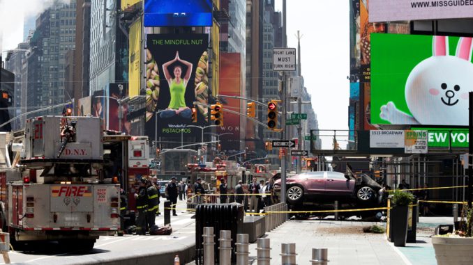 TIMES SQUARE-EMBESTIDA