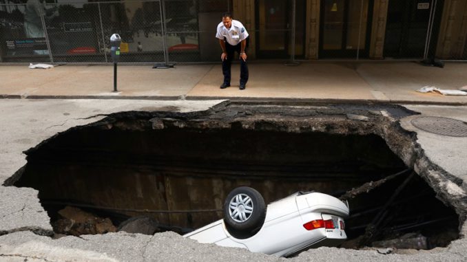 ST. LOUIS-BACHE GIGANTE