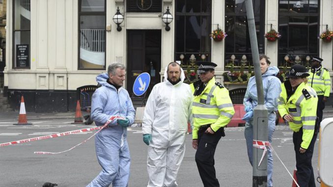 DOCE DETENIDOS POR ATAQUES DE LONDRES