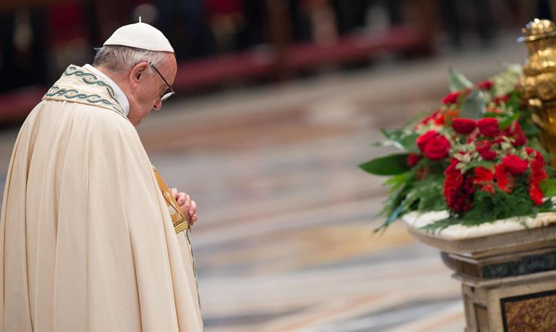 Entrevista revela reflexiones del papa Francisco sobre su salud mental