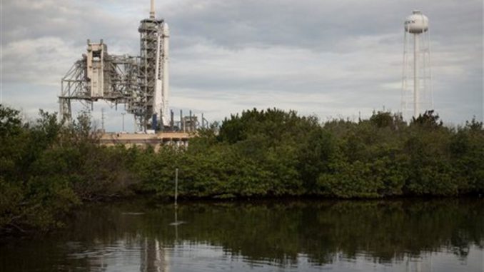 Space X Falcon 9 cápsula Dragón