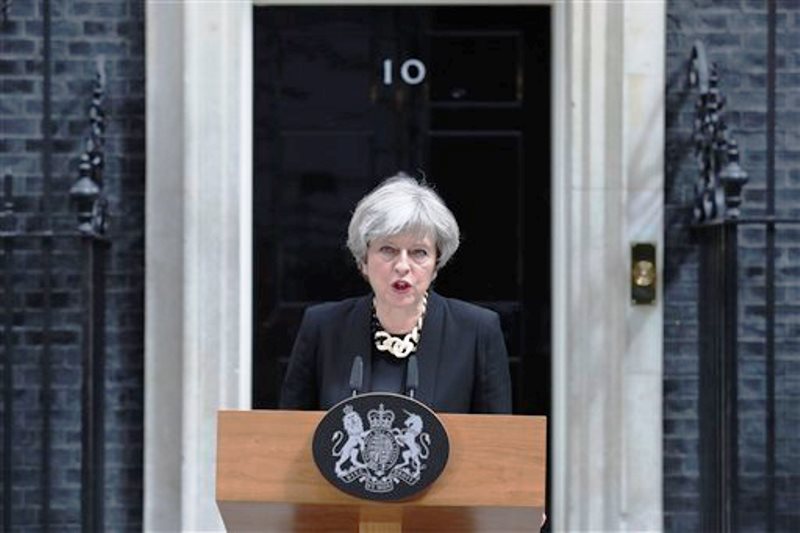 Theresa May habla balcón Downing Street