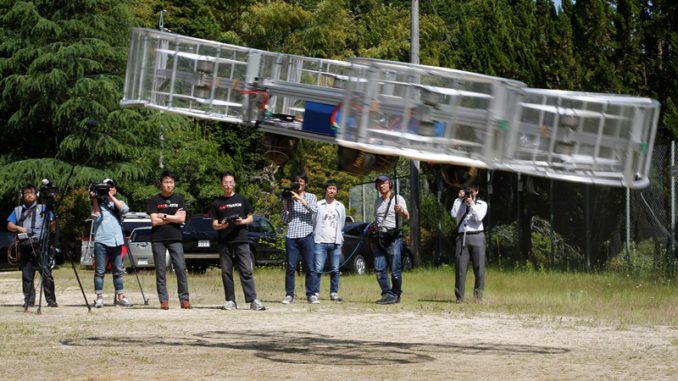 TOYOTA-AUTO VOLADOR