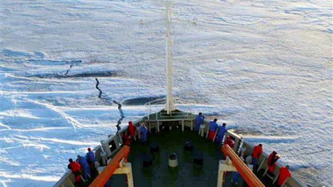 iceberg Antártida, grieta plataforma hielo Larsen C
