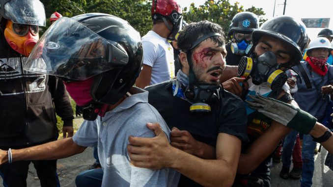 ENFRENTAMIENTOS MARCAN JORNADA OPOSITORA VENEZOLANA CONTRA CONSTITUYENTE