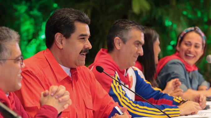 Maduro aumenta un 50 % el salario mínimo mensual en Venezuela