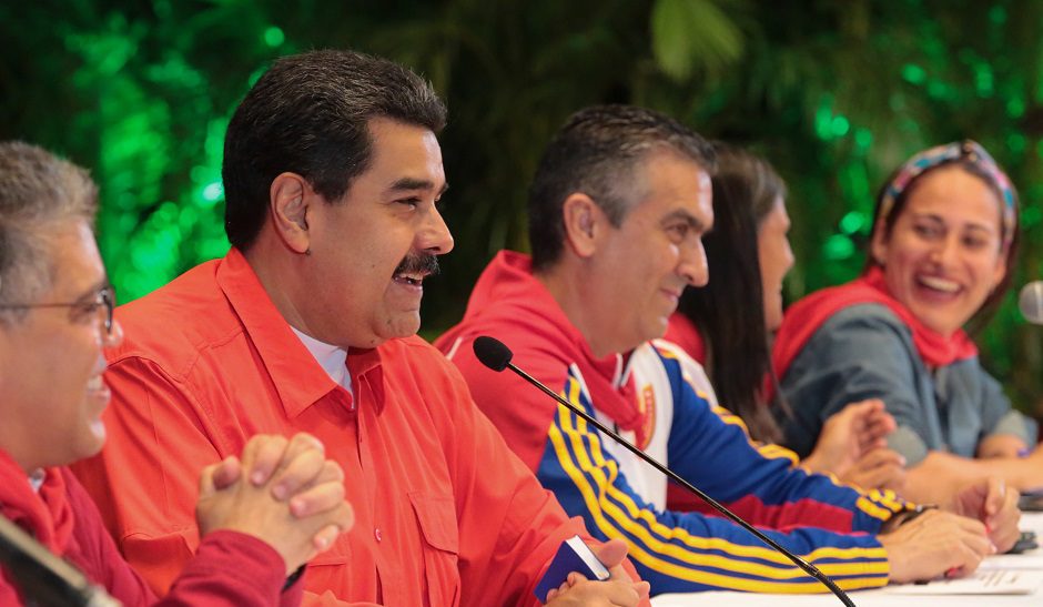 Maduro aumenta un 50 % el salario mínimo mensual en Venezuela