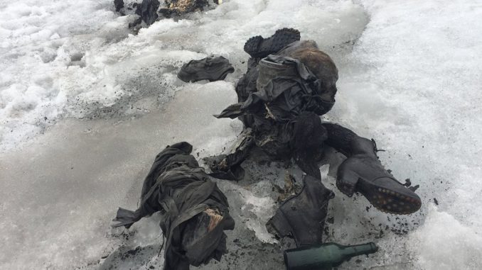 HALLADOS EN SUIZA UNOS CUERPOS CONGELADOS DÉCADAS DESPUÉS