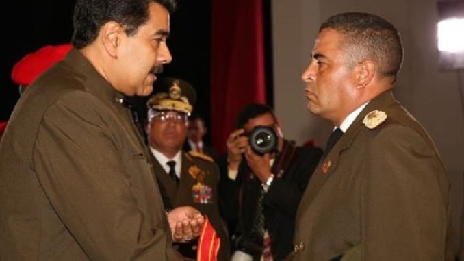 Maduro condecora