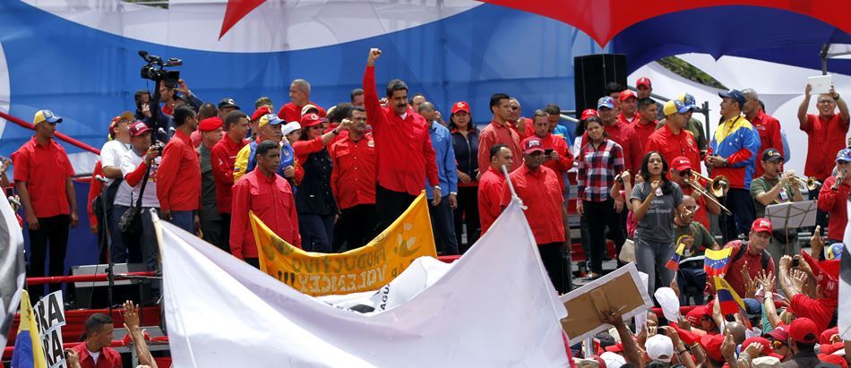 Maduro propone a oposición unirse a una «mesa de paz» ante la Constituyente