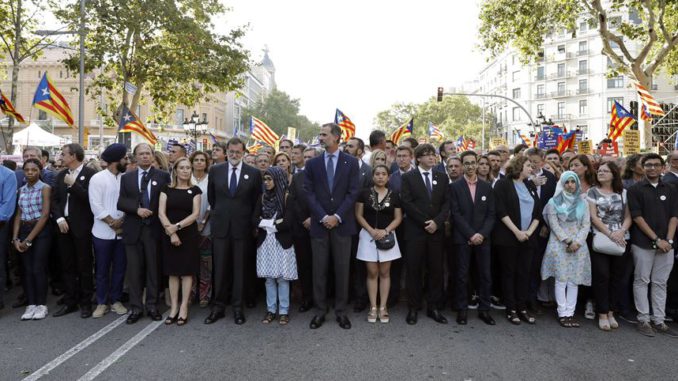 MANIFESTACIÓN CONTRA EL TERRORISMO RECORRE LAS CALLES DE BARCELONA
