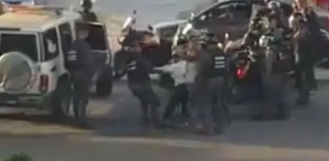 detienen a mujer de 70 años