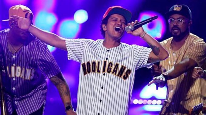 Bruno Mars becas Grammy