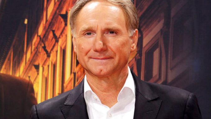 DAN BROWN