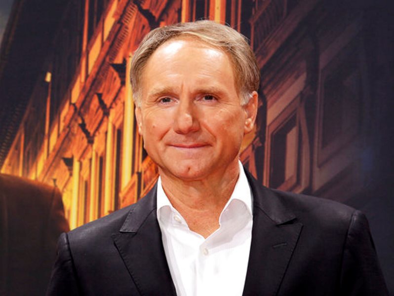 DAN BROWN