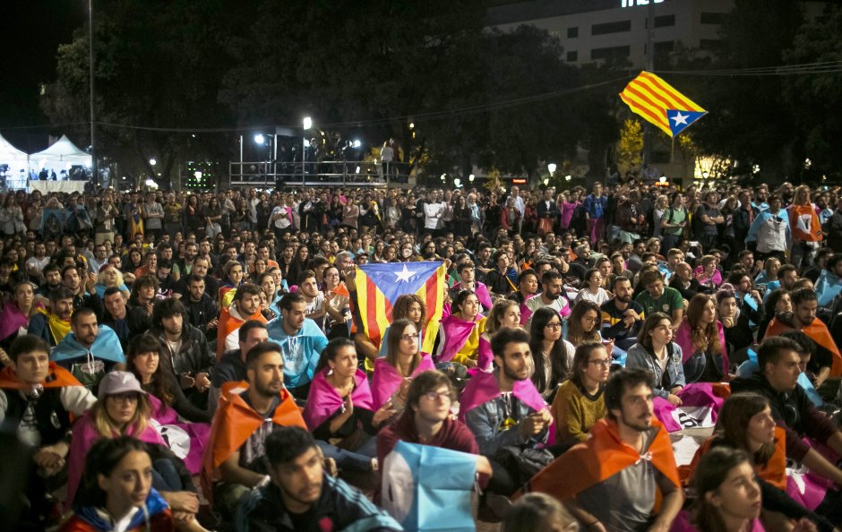 LA ASAMBLEA NACIONAL CATALANA Y ÒMNIUM CULTURAL EN LA PLAZA DE CATALUNYA