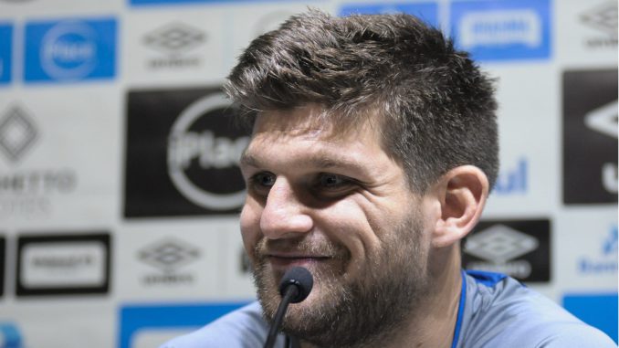 Gremio entrenó en el estadio de Barcelona para partido por semifinal de Copa