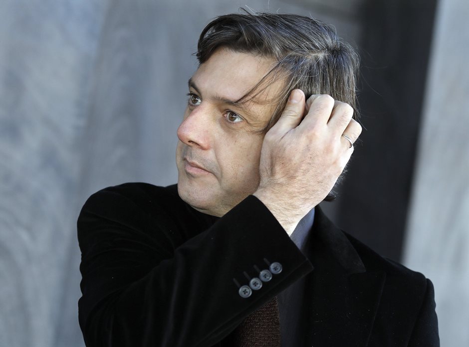 ANDRÉS BARBA GANA EL XXXV PREMIO HERRALDE CON LA NOVELA «REPÚBLICA LIMINOSA»