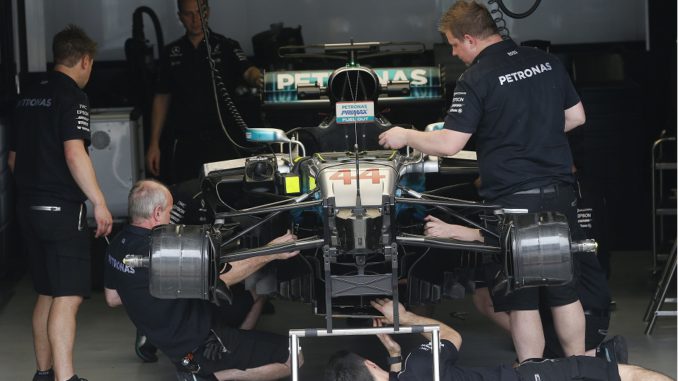 F1-MERCEDES ASALTO