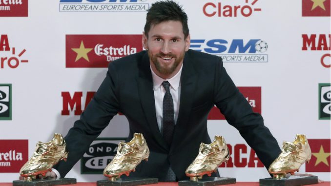 MESSI RECIBE SU CUARTA BOTA DE ORO
