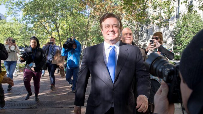 Jueza de EE.UU. dicta arresto domiciliario contra exjefe de campaña de Trump
