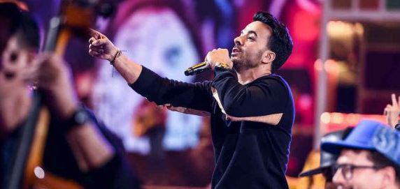 Resultado de imagen para Luis Fonsi estrena en Quito su nuevo sencillo de ritmo caribeño "Calypso"