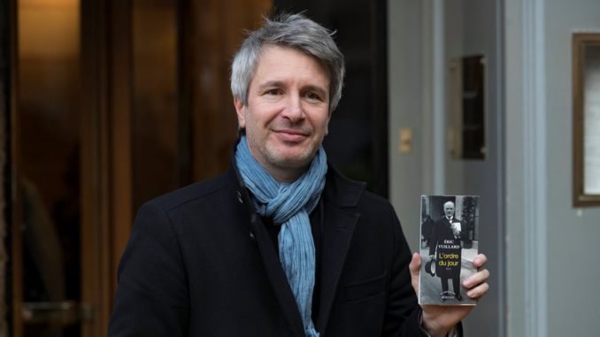 El francés Éric Vuillard gana el Goncourt con su novela "L'ordre du jour"