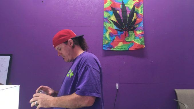 CALIFORNIA-MARIHUANA SINDICATO