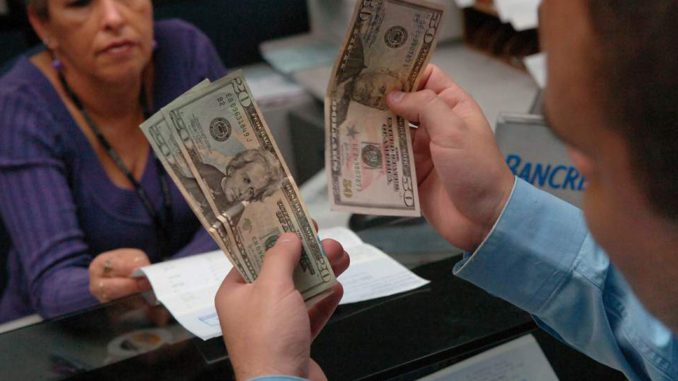 Dolares