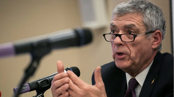 Villar anuncia que, si pierde, acudirá "a los tribunales internacionales"