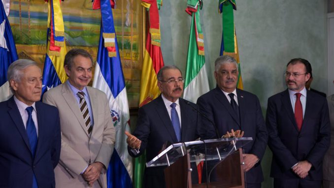 Medina afirma diálogo venezolano "va bien" y que mañana esperan resultados