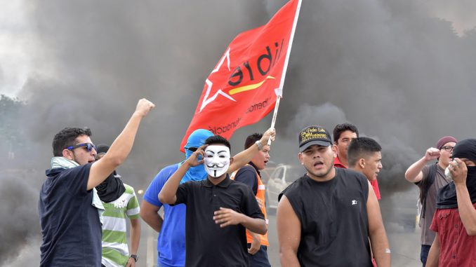 Manifestación de simpatizantes de la Alianza de Oposición contra la Dictadura