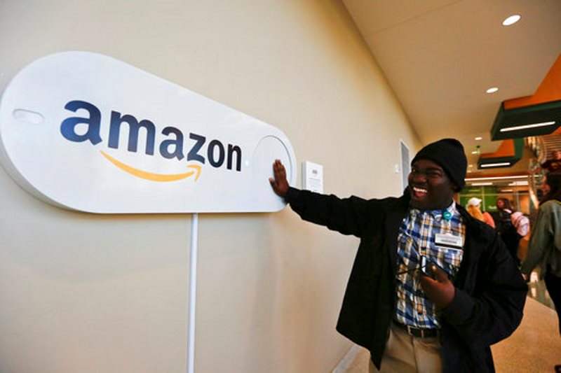 AMAZON-COQUETEO DE GOBIERNOS
