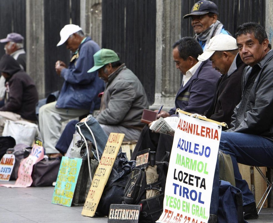 54% de ecuatorianos con empleo trabaja en el sector informal