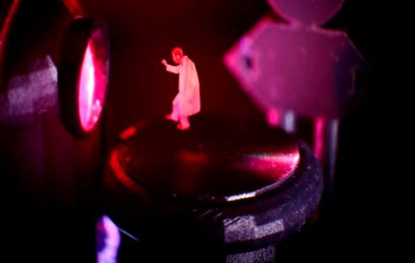 MEJOR QUE LOS HOLOGRAMAS