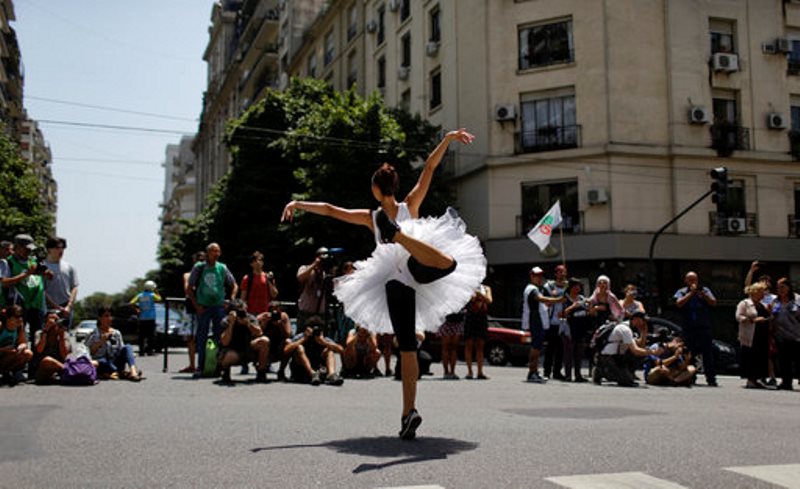 Argentina-Ballet Protesta