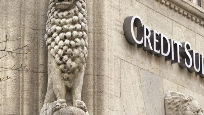 BANCO CREDIT SUISSE MEJORA NOTABLEMENTE SU BENEFICIO EN EL PRIMER TRIMESTRE