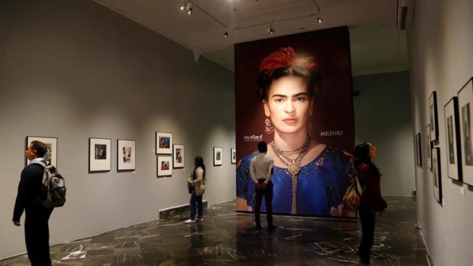 Frida bella de azul