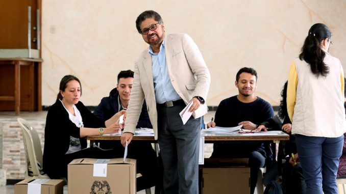 Iván Márquez llama a la paz en su primera votación por el partido FARC