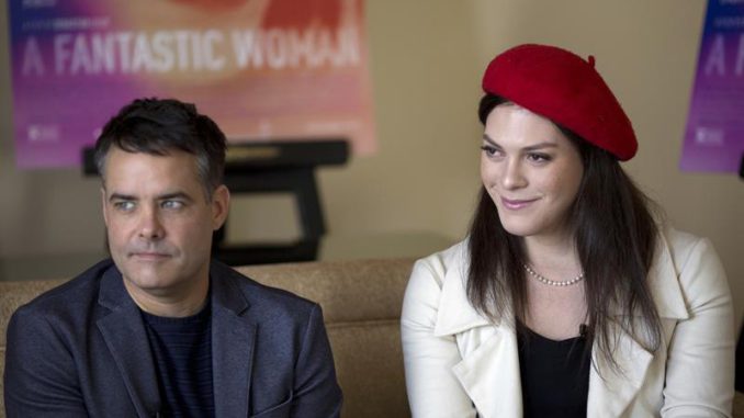 Lelio y DAniela VEga con gorro
