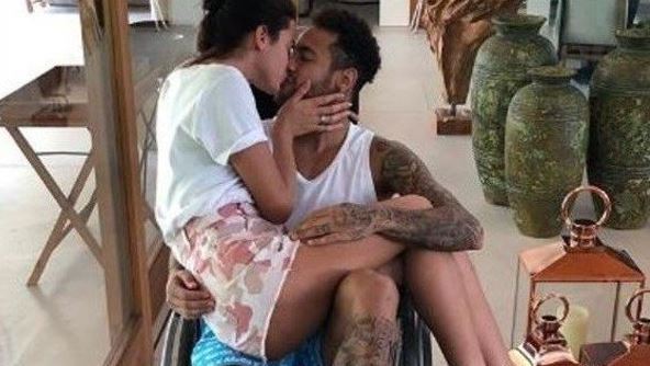 neymar y su esposa 1