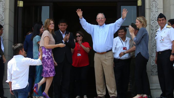 President Kuczynski says goodbye to government collaborators